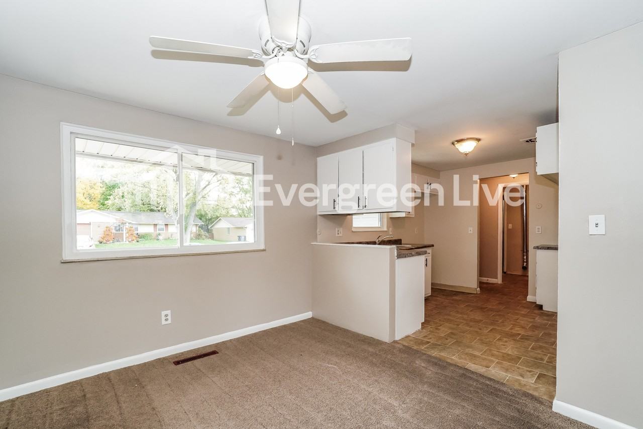 3678 Panama Dr - Photo 7 of 16