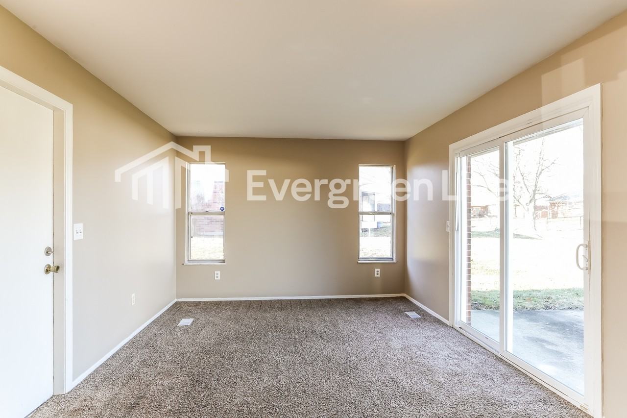 868 Liverpool Pl - Photo 6 of 16