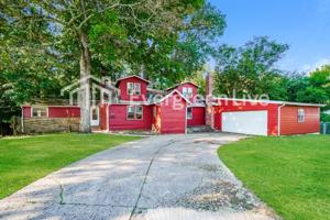 featured image of 3695 Santiago Dr