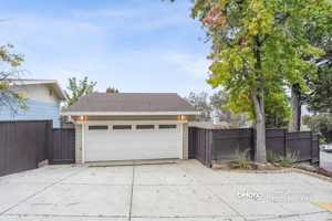 featured image of 6900 Thornhill Dr