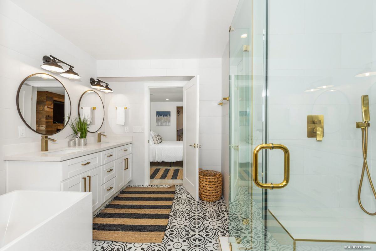 2125 W California St - Photo 5 of 33