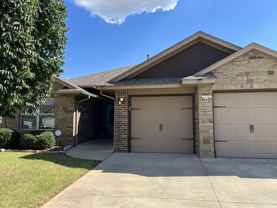 8424 Nw 142nd St - Photo 1 of 1