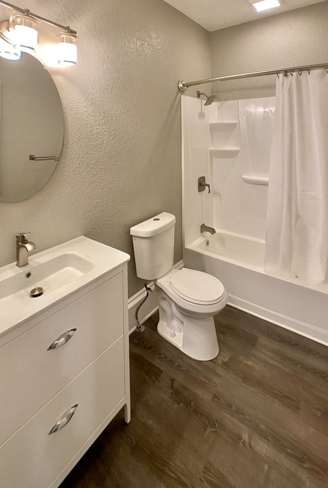 258 S Pearl St #2 - Photo 3 of 12