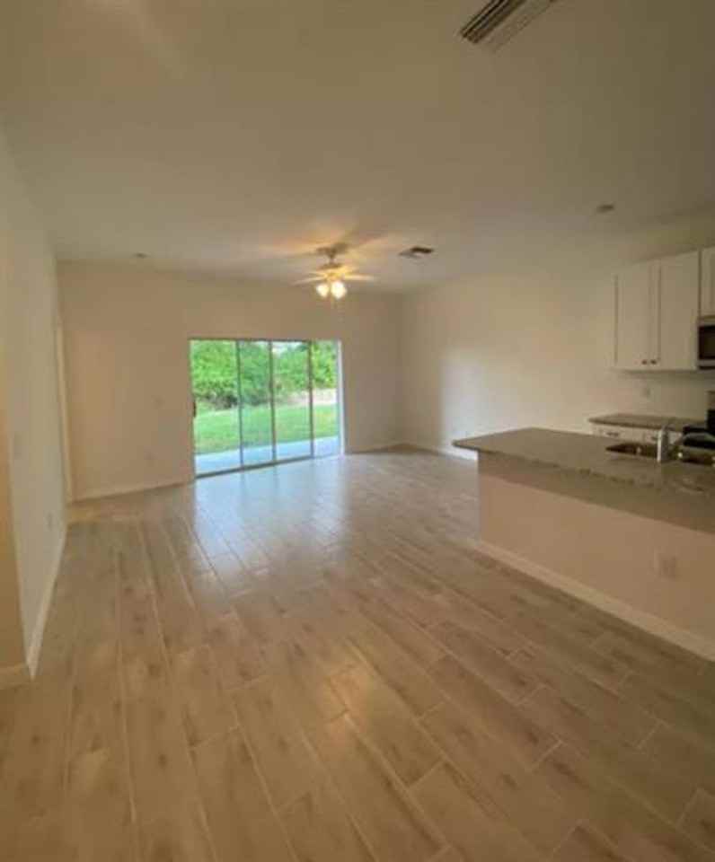 3437 Sw 8th Pl - Photo 2 of 13