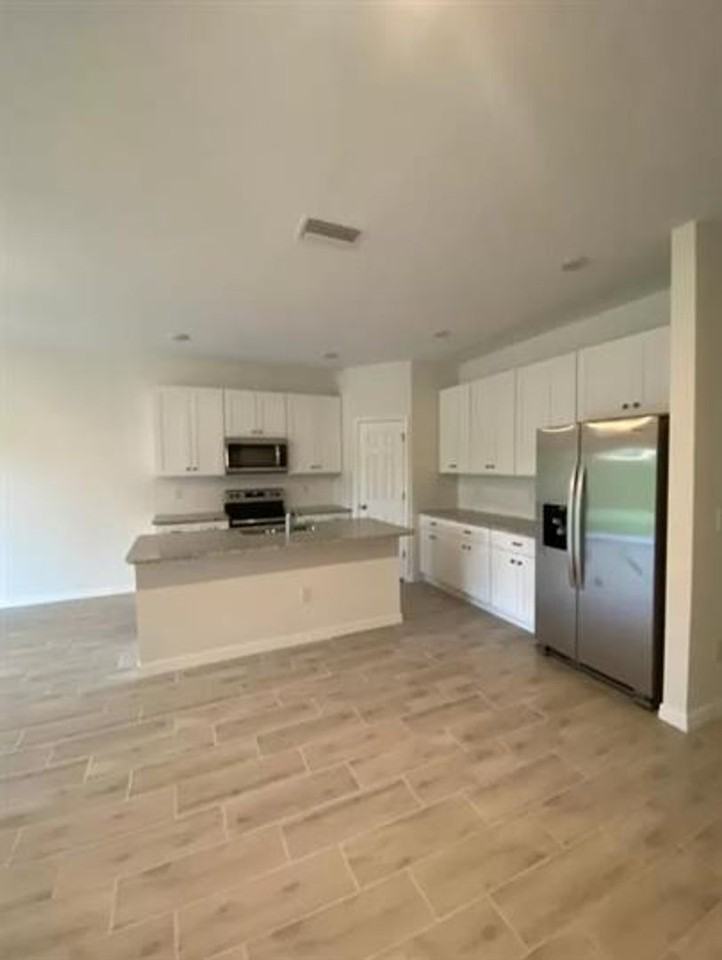 3437 Sw 8th Pl - Photo 4 of 13