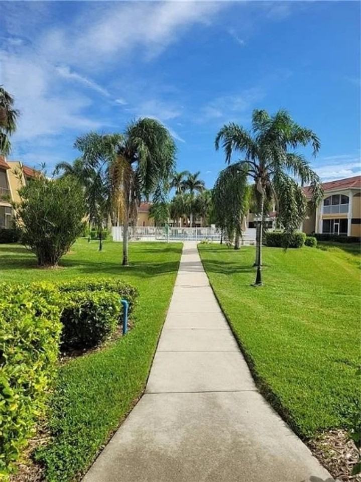 12471 Mcgregor Blvd #10