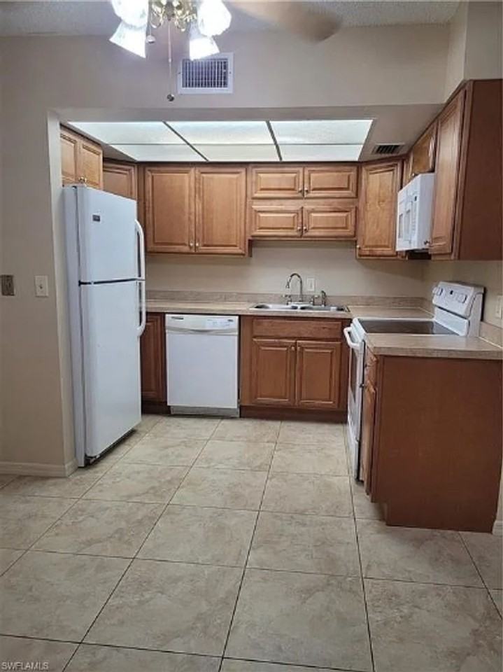 12471 Mcgregor Blvd #10 - Photo 4 of 14