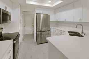 201 Stanford Ct - Photo 1 of 1