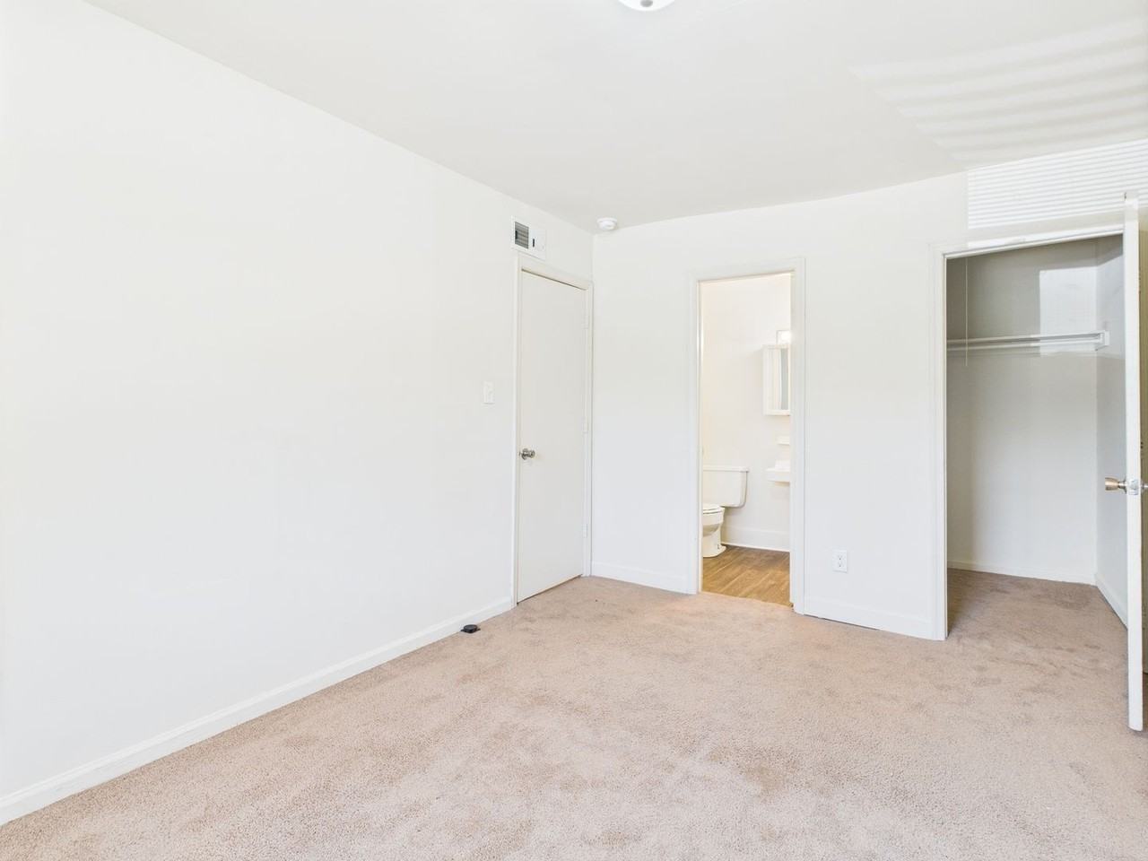 1902 Warren Avenue #F - Photo 4 of 10