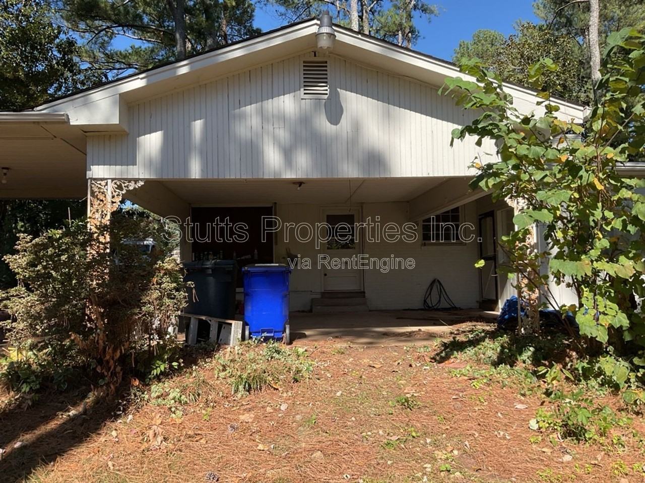 2114 Crestline Drive - Photo 2 of 17