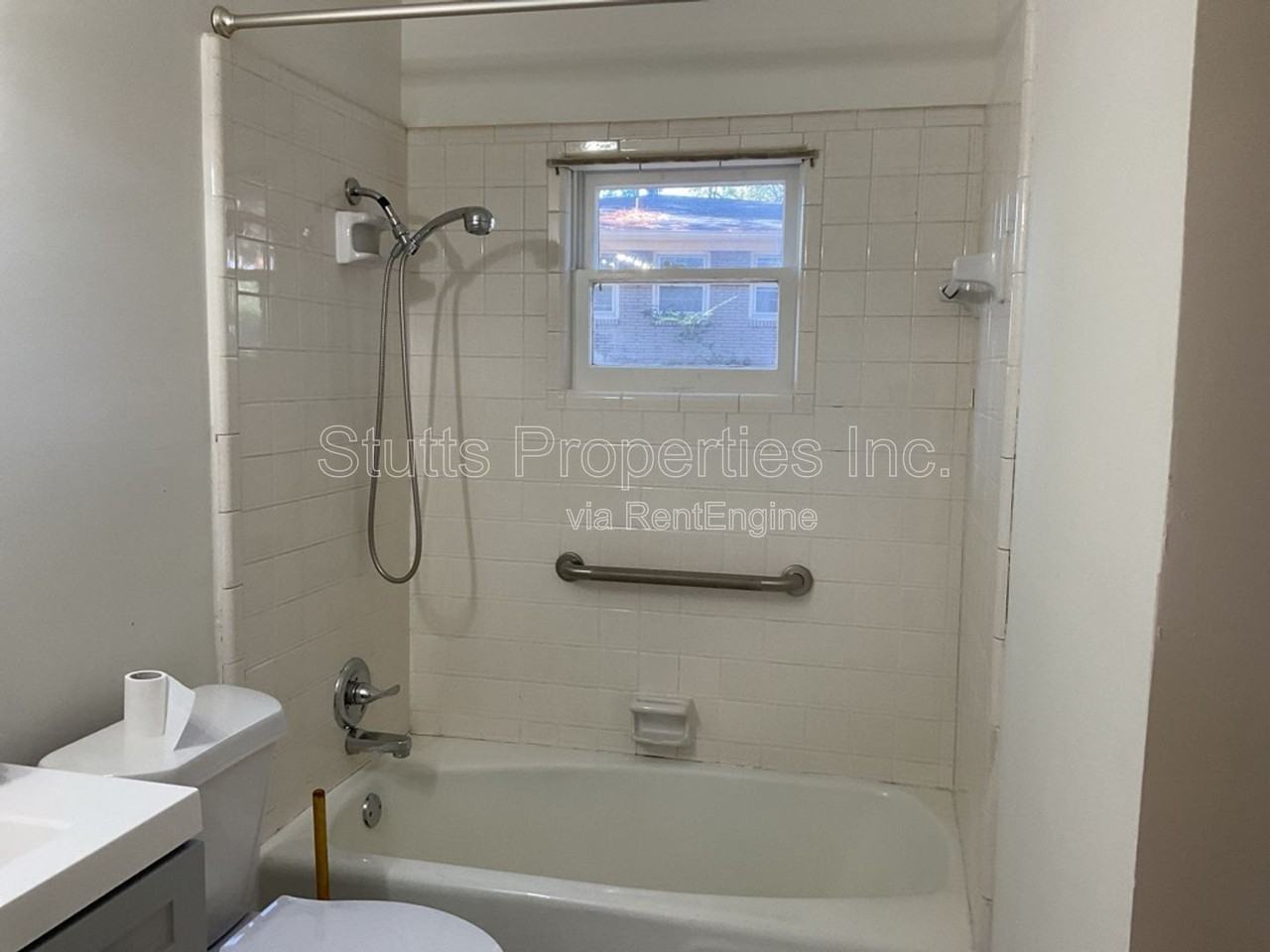 2114 Crestline Drive - Photo 4 of 17