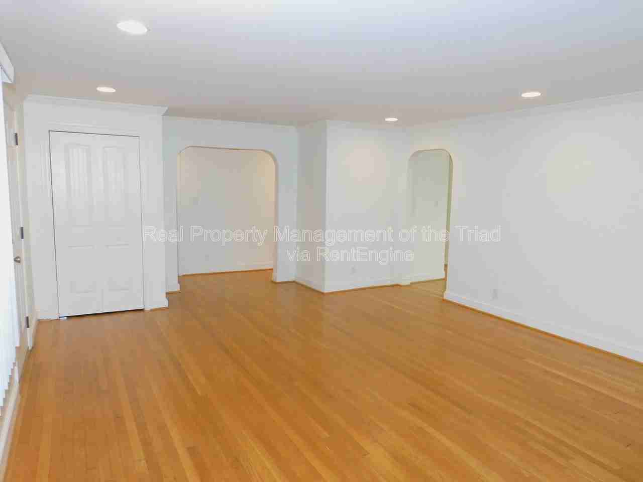 1901 Angelo St - Photo 4 of 21