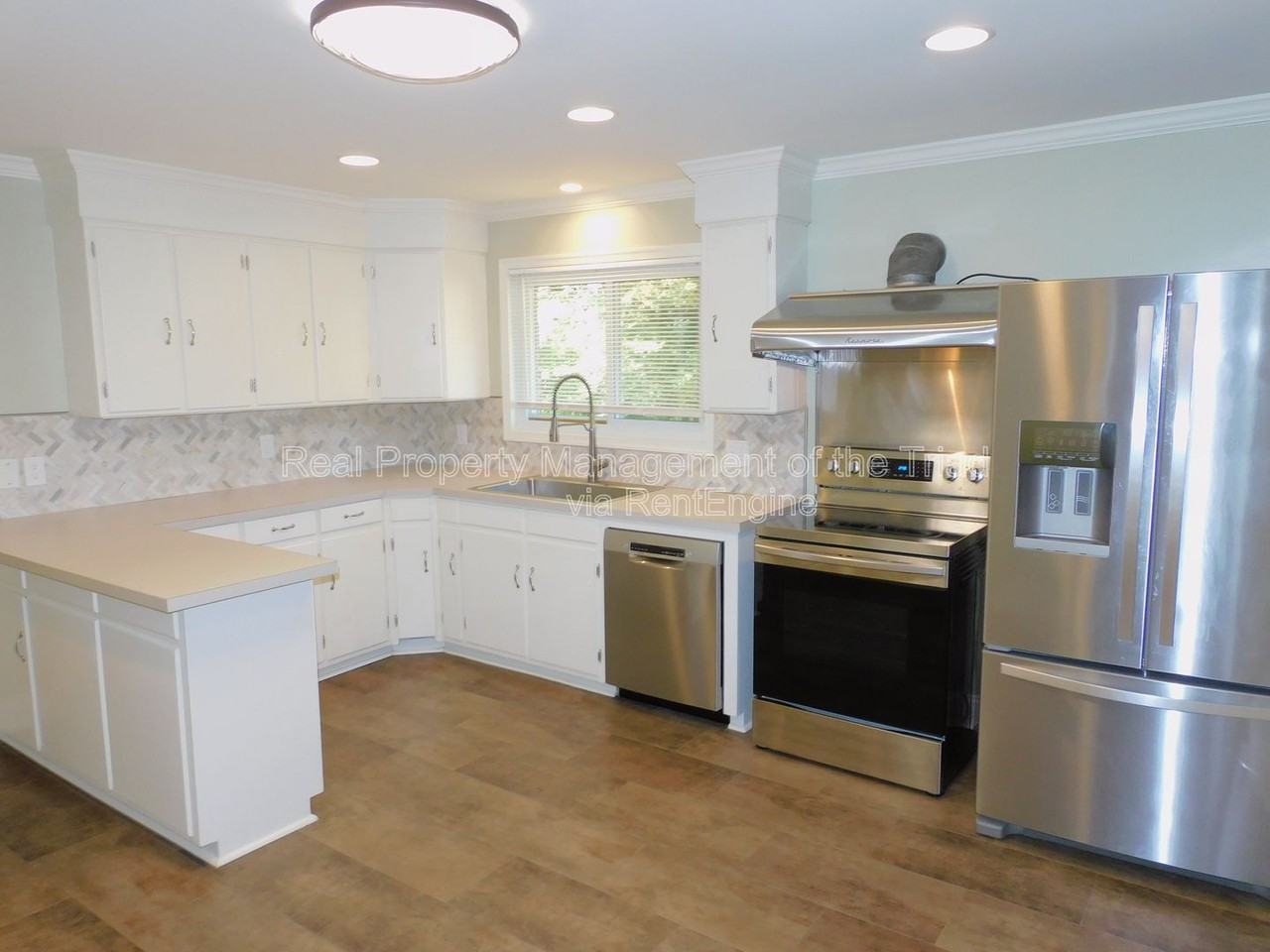 1901 Angelo St - Photo 5 of 21