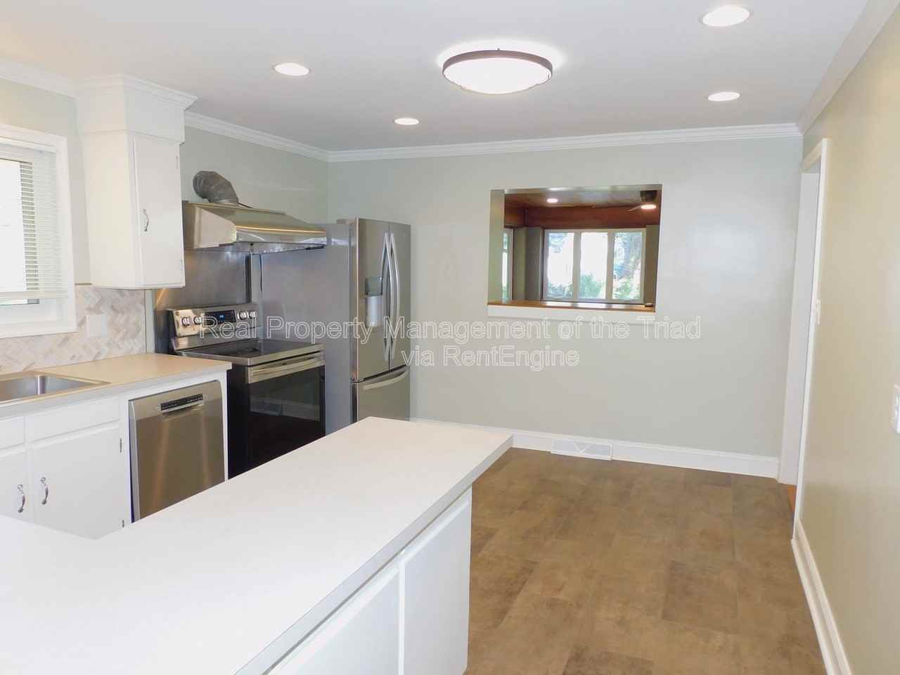 1901 Angelo St - Photo 7 of 21