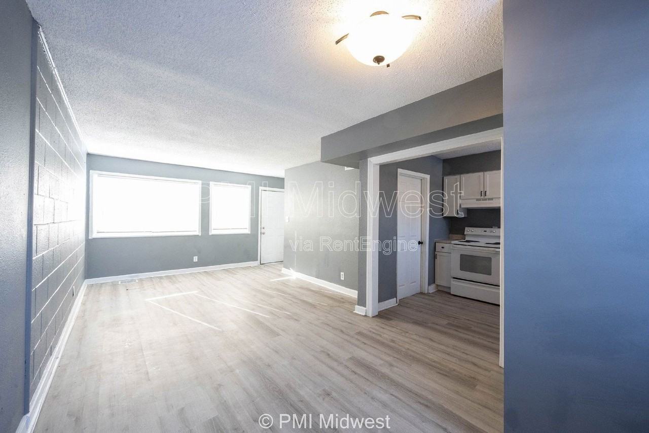 6054 East 16th Street - Photo 4 of 14