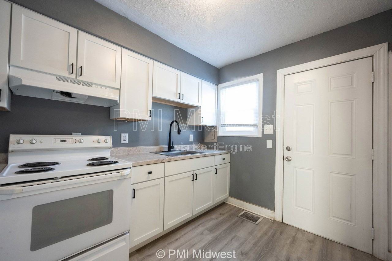 6054 East 16th Street - Photo 5 of 14