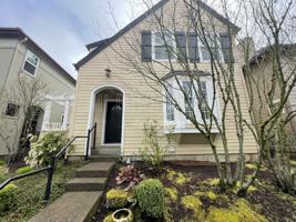 featured image of 10235 Nw Edgewood Dr