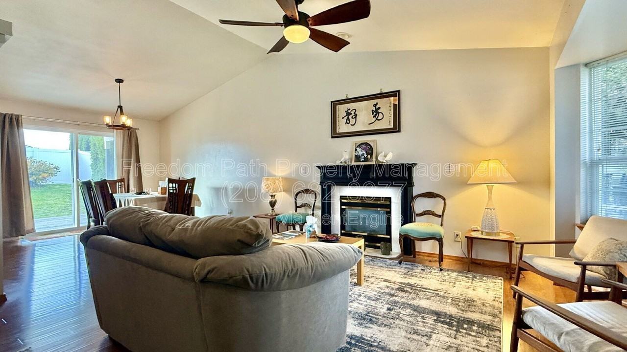 1902 West Hampson Avenue - Photo 3 of 16