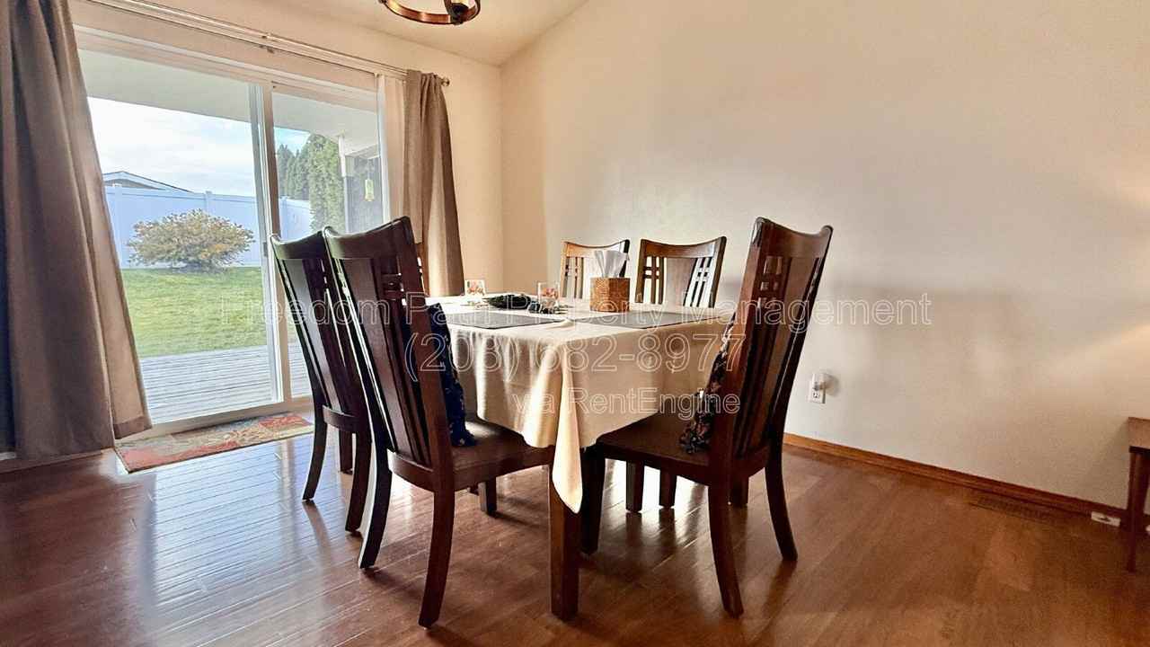 1902 West Hampson Avenue - Photo 5 of 16