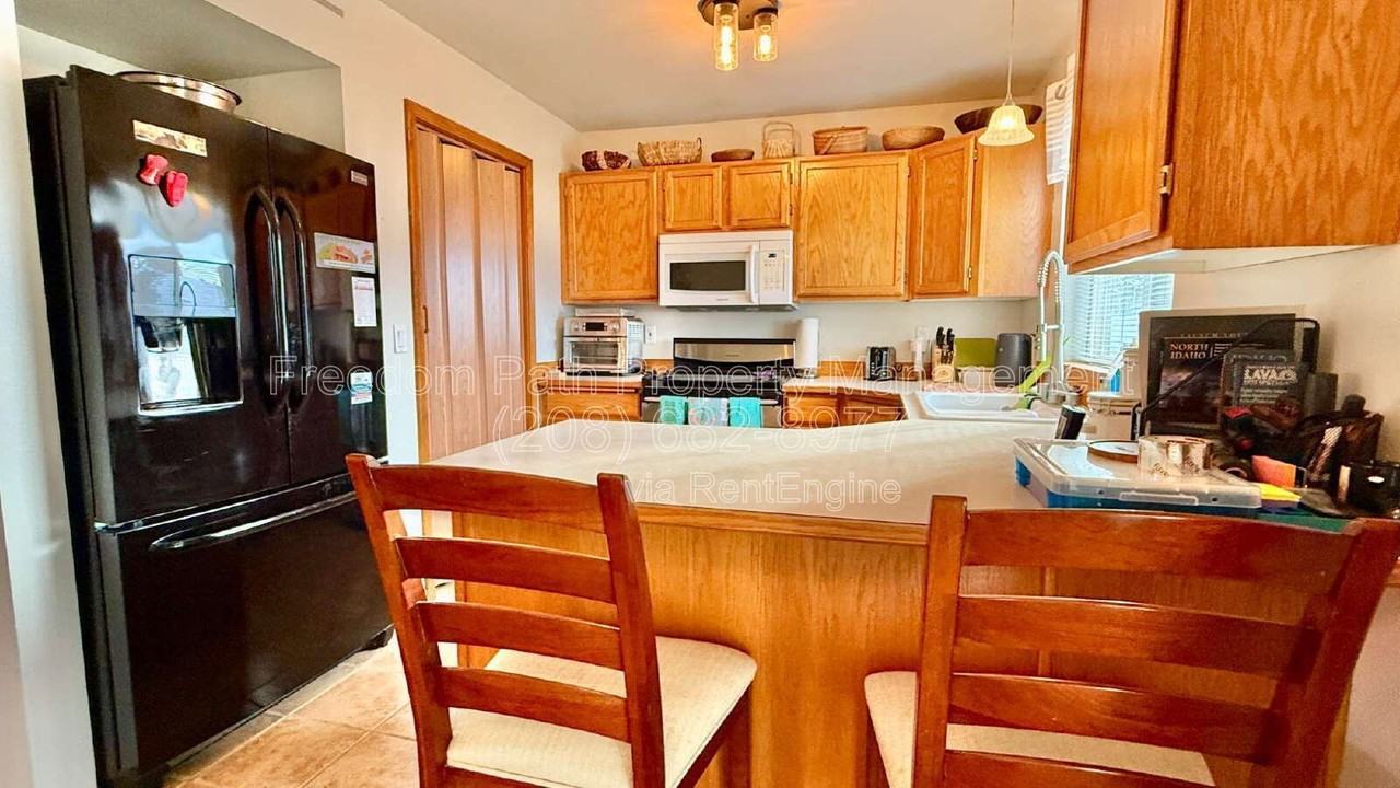 1902 West Hampson Avenue - Photo 6 of 16