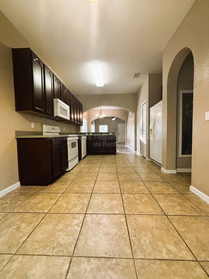 16183 Old Ash Loop - Photo 6 of 34