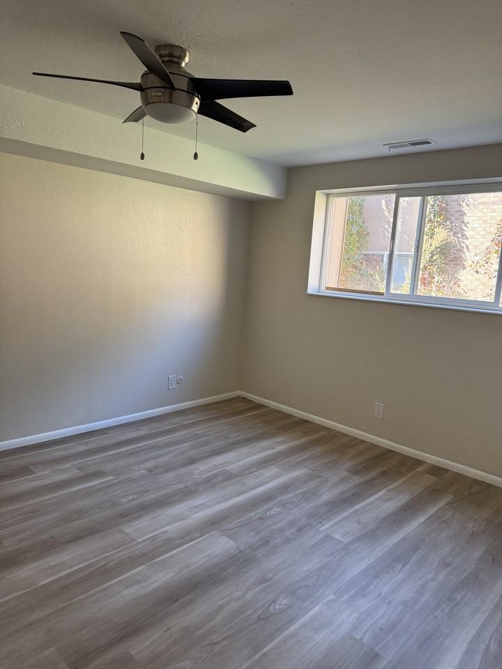 451 E St #1 - Photo 6 of 9