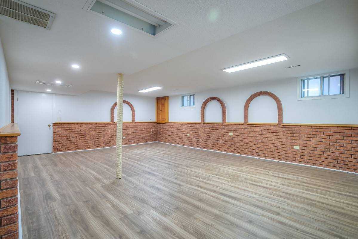 15 Arkona Drive #LOWER