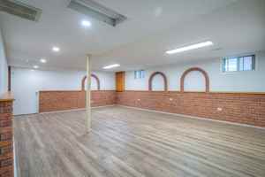 featured image of 15 Arkona Dr #LOWER