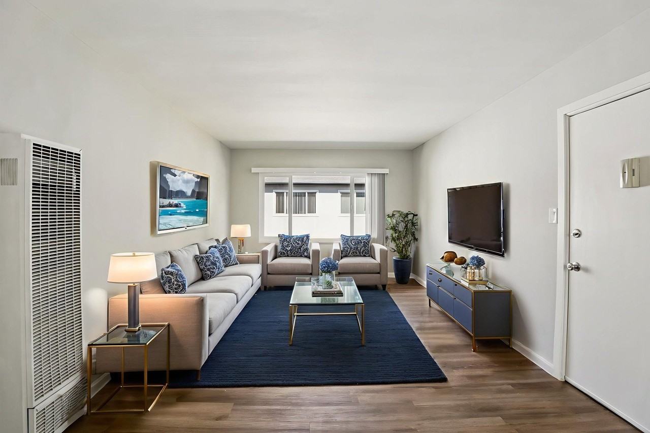 Ladera Townhouse - Photo 2 of 37