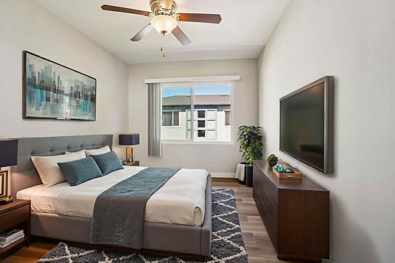 Ladera Townhouse - Photo 5 of 41