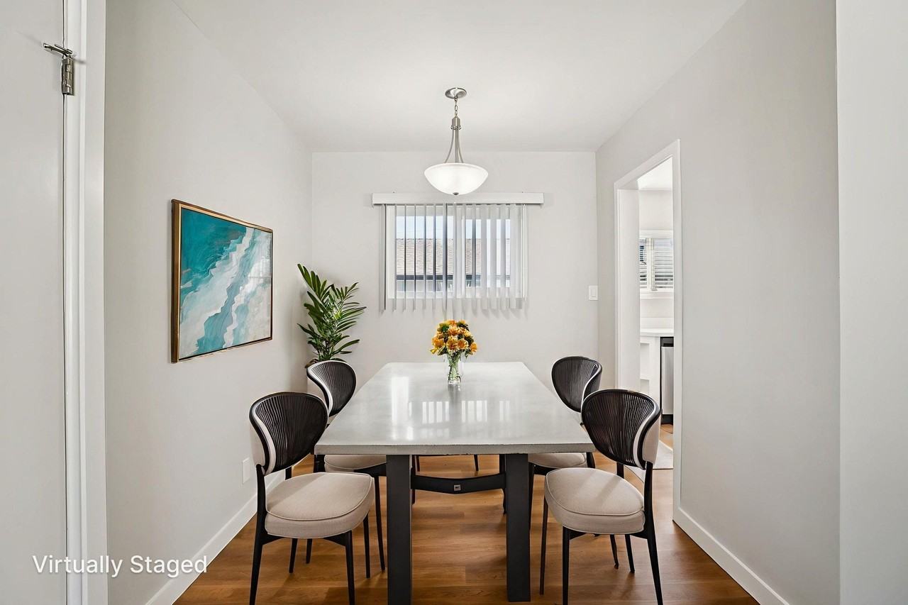 Ladera Townhouse - Photo 3 of 37