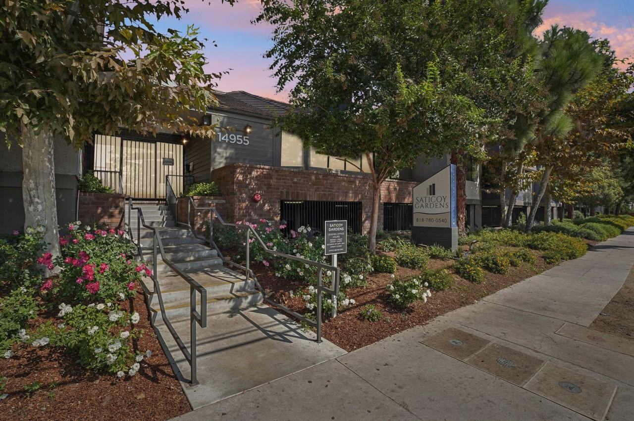 Saticoy Gardens - Photo 7 of 51