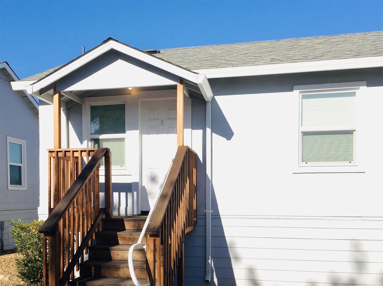 4550 Lakeshore Blvd #5