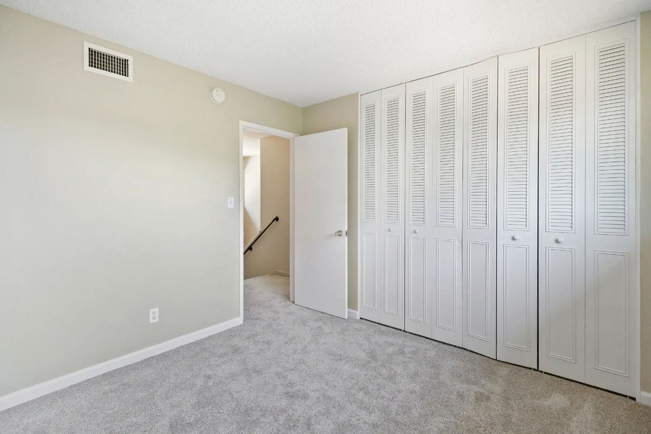 7072 Cardinal Rd - Photo 4 of 45