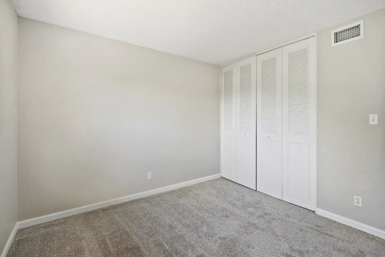 7072 Cardinal Rd - Photo 7 of 45