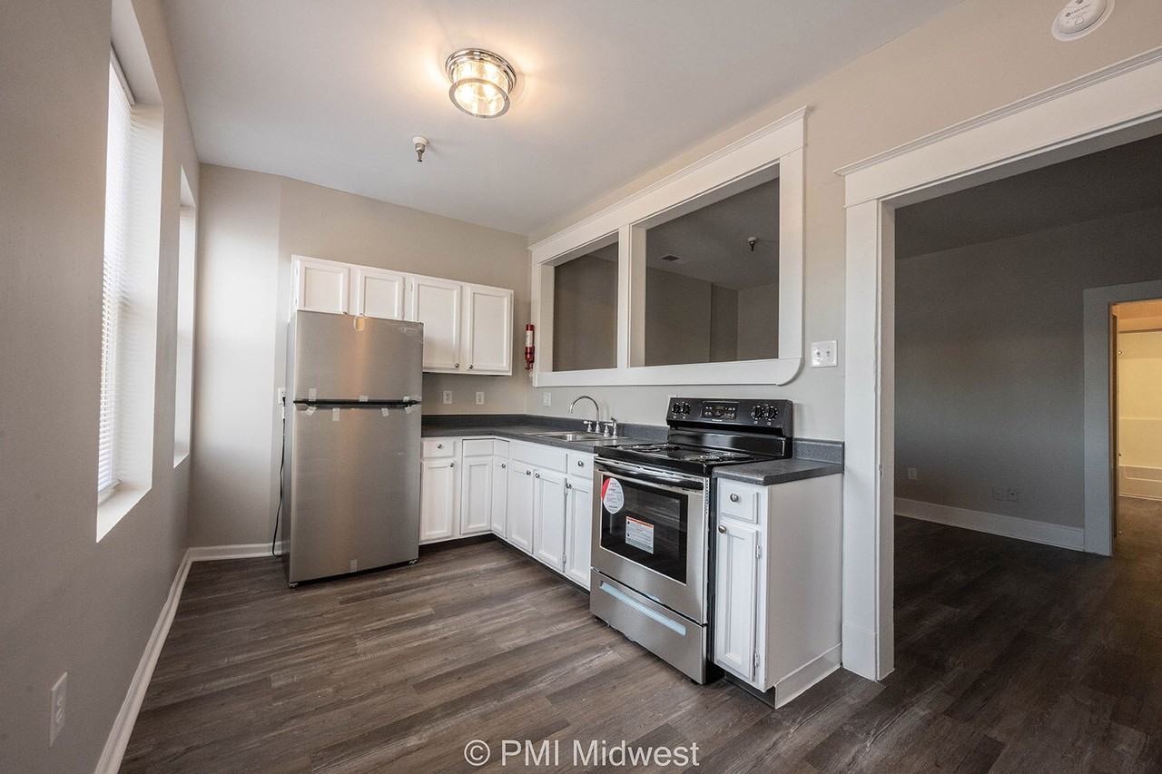 874 Virginia Avenue - Photo 5 of 13