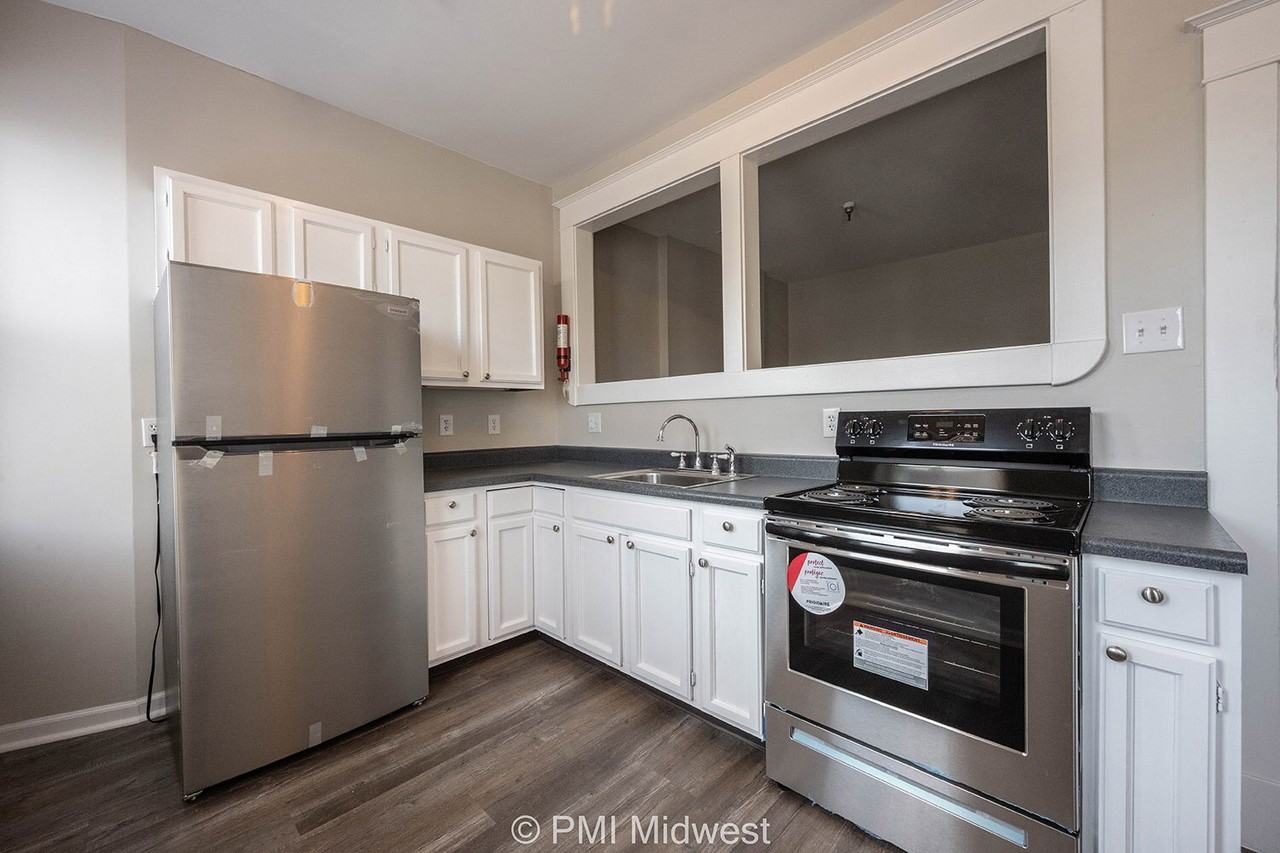 874 Virginia Avenue - Photo 6 of 13