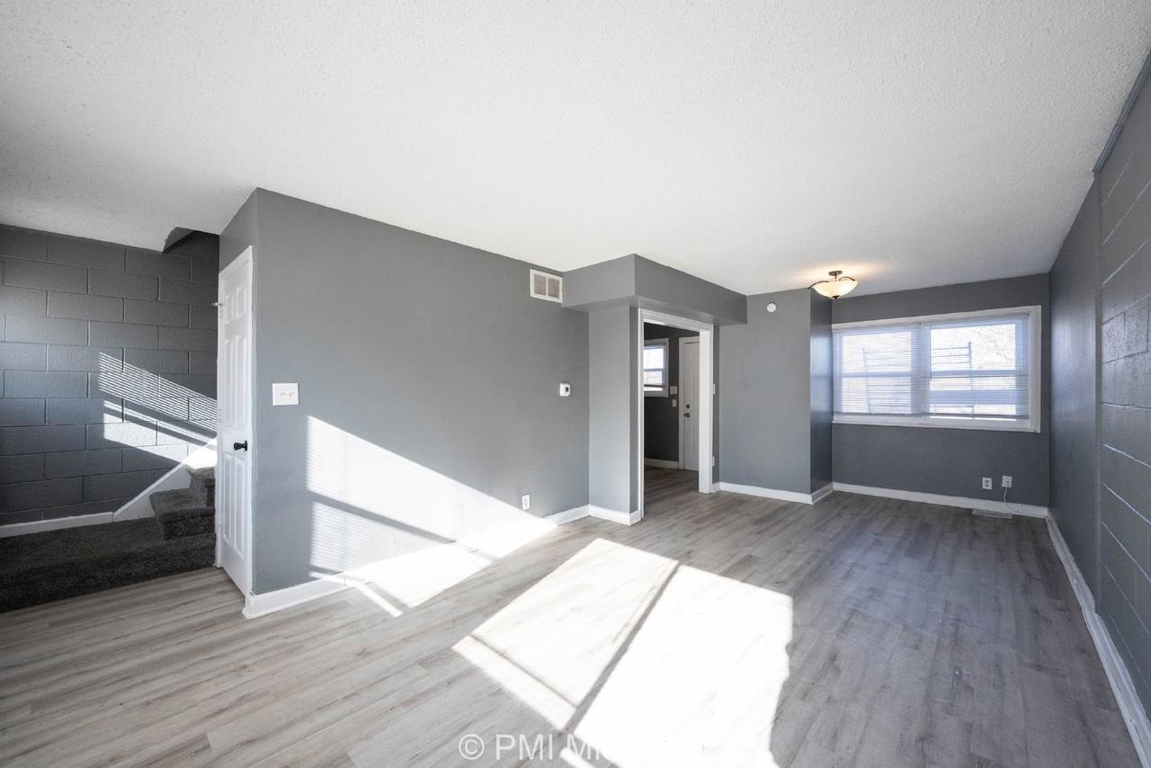 6054 E 16th St - Photo 3 of 14