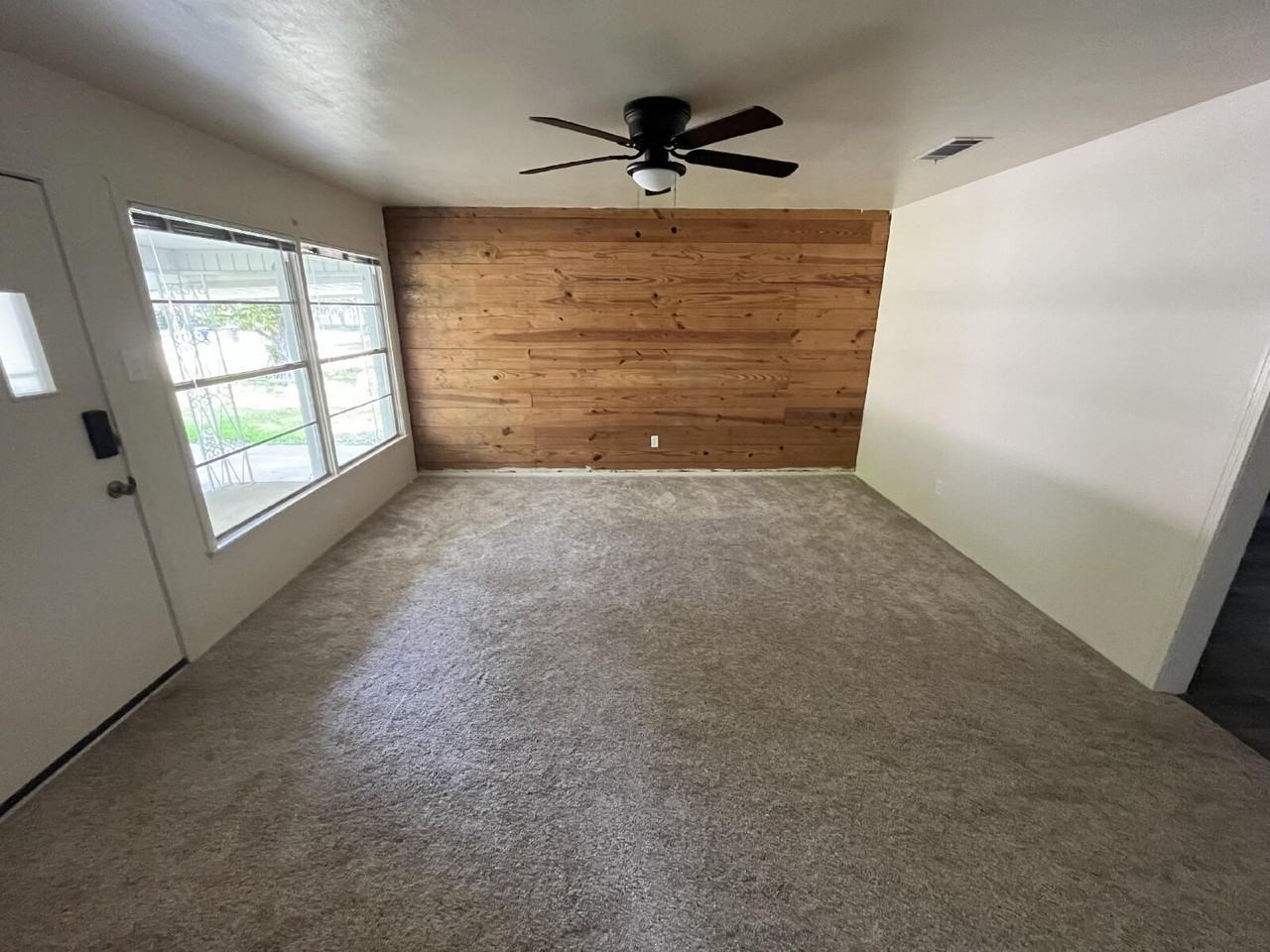 3920 Maple Ave - Photo 4 of 15