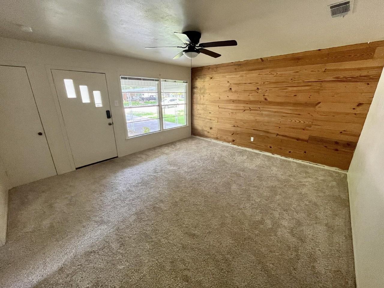 3920 Maple Ave - Photo 6 of 15