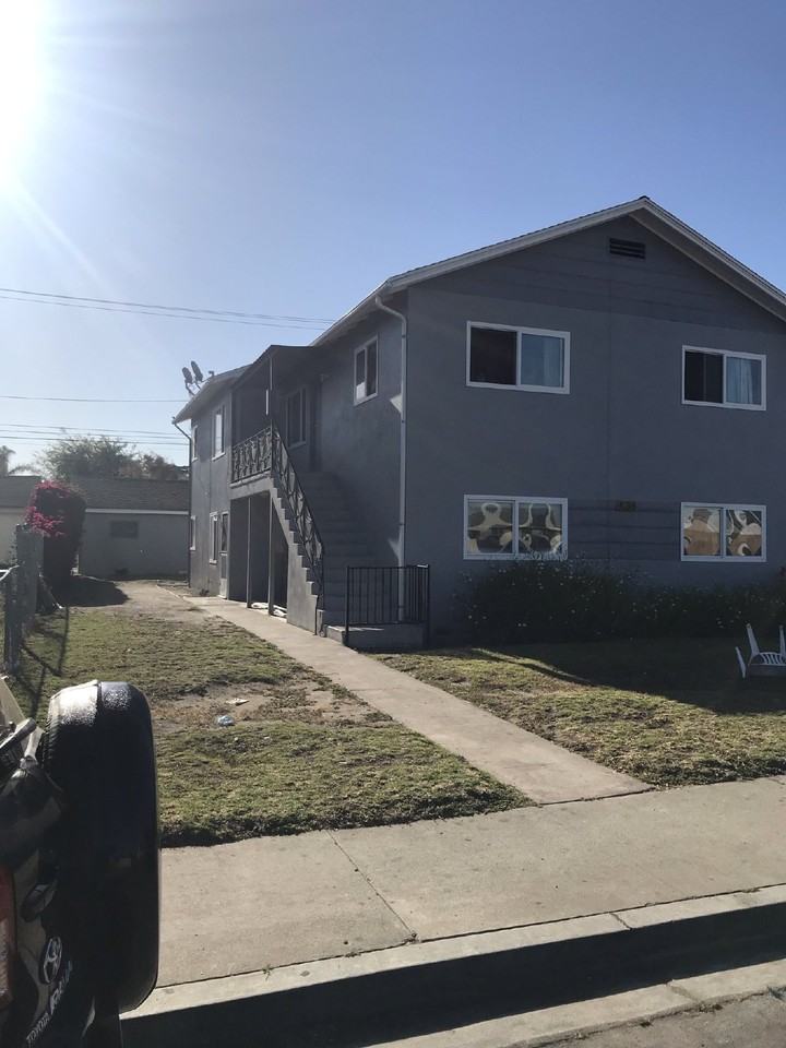 438 N G St #A - Photo 2 of 16