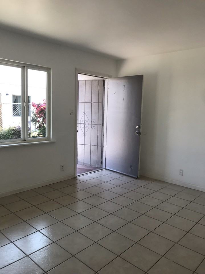 438 N G St #A - Photo 6 of 16