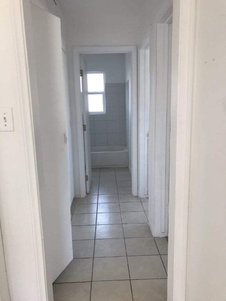 438 N G St #A - Photo 7 of 16