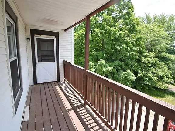 61 Mount Vernon St - Photo 4 of 6