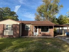 10443 Royal Dr - Photo 1 of 1