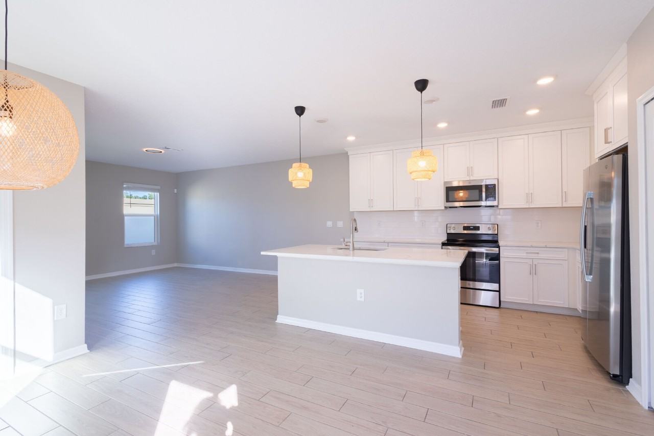 5535 Tripoli Dr - Photo 4 of 40