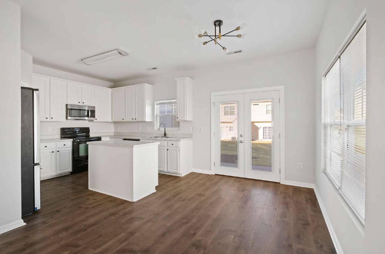 1304 Cozart St #424 - Photo 7 of 30