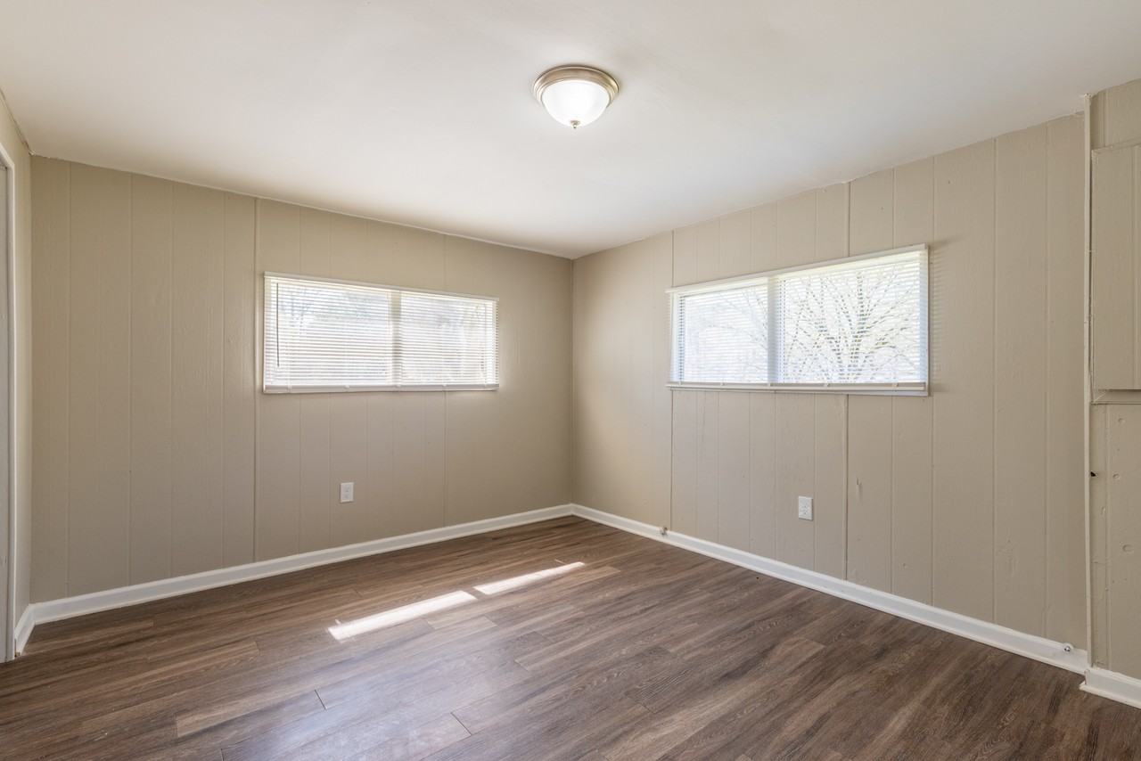 7449 Malone Rd - Photo 2 of 16