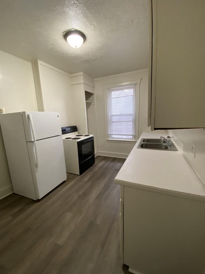 603 2nd Street #1 - Photo 5 of 9