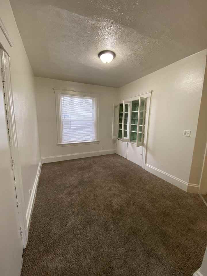 603 2nd St #1 - Photo 3 of 9